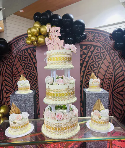 Gorgeous cakes by Saiqa Ali using the Samoan Spears Closed Panel stencil